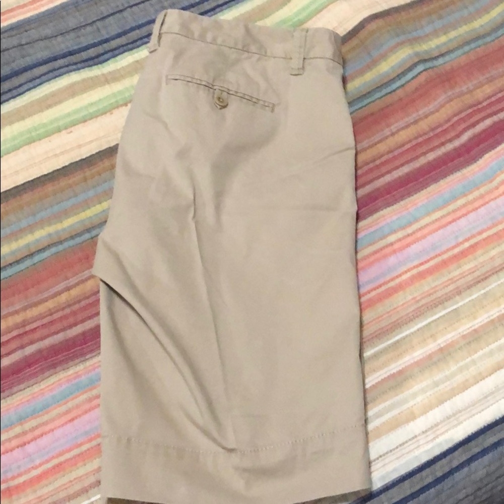 Gap Khaki shorts - Picture 3 of 3